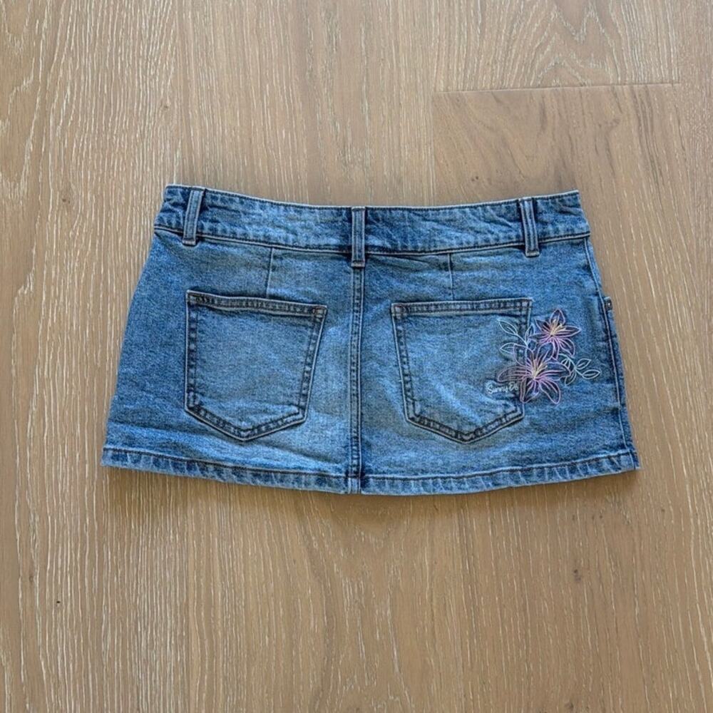 Sunny De x Supre Embroidered Denim Mini Skirt Size US6 Blue Pink - Picture 2 of 5